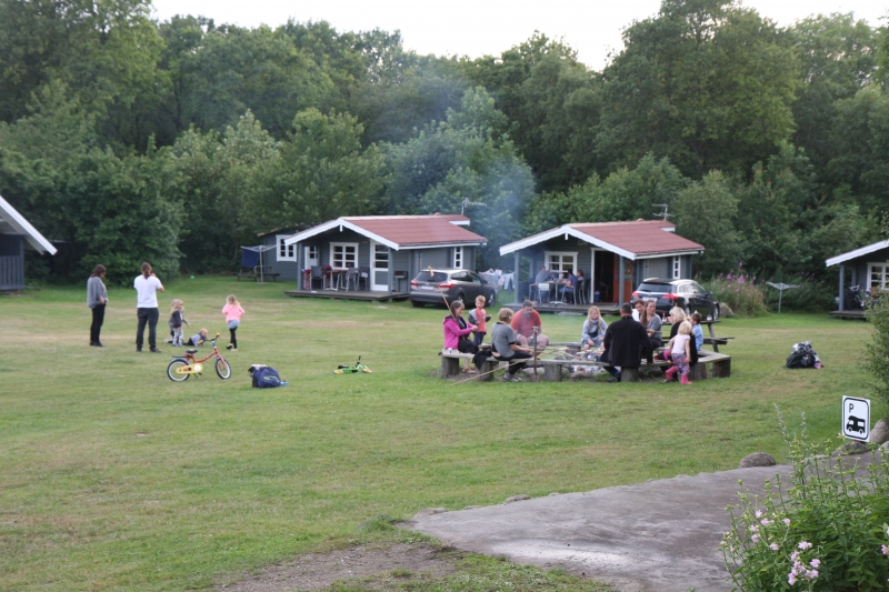 Lyngholt Familie Camping - Bål og hytteområde