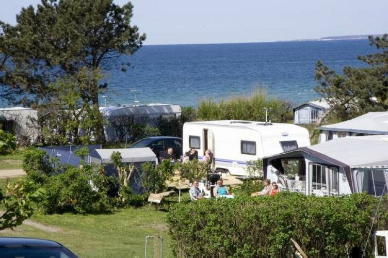 En af de bedst beliggende campingpladser på Vestsjælland. Og det er ikke kun os som mener det, vi ligger lige ned til Bjerge Strand.